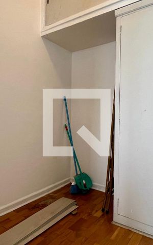 Apartamento à venda com 126m², 4 quartos e 2 vagas Apartamento à venda com 126m², 4 quartos e 2 vagasQuarto de Serviço
