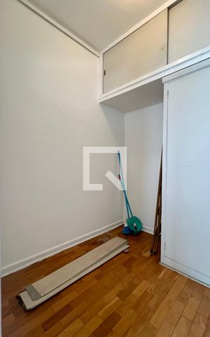 Apartamento à venda com 126m², 4 quartos e 2 vagas Apartamento à venda com 126m², 4 quartos e 2 vagasQuarto de Serviço