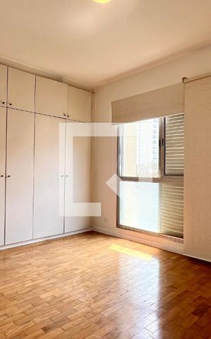 Apartamento à venda com 126m², 4 quartos e 2 vagas Apartamento à venda com 126m², 4 quartos e 2 vagasSuíte