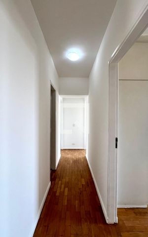 Apartamento à venda com 126m², 4 quartos e 2 vagas Apartamento à venda com 126m², 4 quartos e 2 vagasCorredor