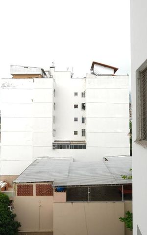 Apartamento à venda com 62m², 2 quartos e 1 vagaÁrea de Serviço Vista