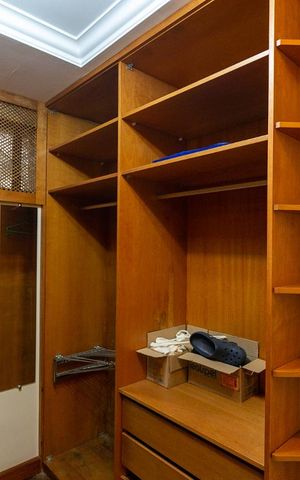 Apartamento à venda com 320m², 3 quartos e 4 vagas Apartamento à venda com 320m², 3 quartos e 4 vagasCloset da Suíte 3