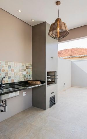Casa à venda com 215m², 3 quartos e 2 vagasFundos (Cobertura) - Churrasqueira