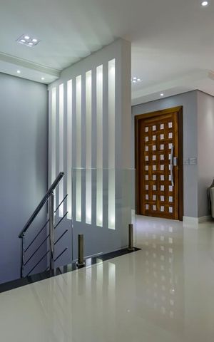 Casa à venda com 215m², 3 quartos e 2 vagas1o. Andar - Sala