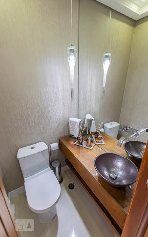 Casa à venda com 215m², 3 quartos e 2 vagas1o. Andar - Lavabo