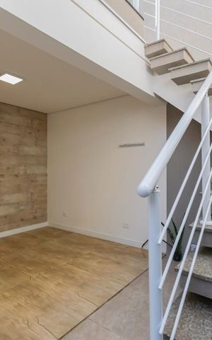 Casa à venda com 215m², 3 quartos e 2 vagasFundos (2o. Andar) - Área de serviço (Apoio)