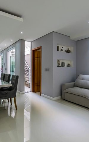 Casa à venda com 215m², 3 quartos e 2 vagas1o. Andar - Sala