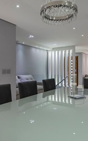 Casa à venda com 215m², 3 quartos e 2 vagas1o. Andar - Sala