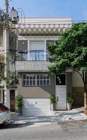 Casa à venda com 215m², 3 quartos e 2 vagasFachada