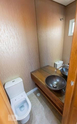 Casa à venda com 215m², 3 quartos e 2 vagasFundos (Cobertura) - Lavabo