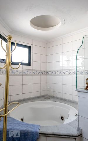 Apartamento à venda com 187m², 3 quartos e 3 vagas Apartamento à venda com 187m², 3 quartos e 3 vagasBanheiro 1 - Suíte
