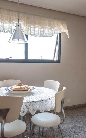 Apartamento à venda com 187m², 3 quartos e 3 vagas Apartamento à venda com 187m², 3 quartos e 3 vagasSala de almoço