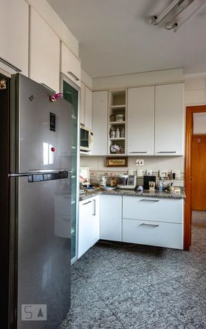 Apartamento à venda com 187m², 3 quartos e 3 vagas Apartamento à venda com 187m², 3 quartos e 3 vagasCozinha