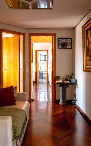 Apartamento à venda com 187m², 3 quartos e 3 vagas Apartamento à venda com 187m², 3 quartos e 3 vagasHall