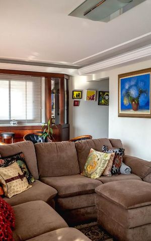 Apartamento à venda com 187m², 3 quartos e 3 vagas Apartamento à venda com 187m², 3 quartos e 3 vagasSala