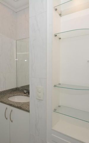 Apartamento à venda com 166m², 4 quartos e 2 vagasBanheiro Suíte 1