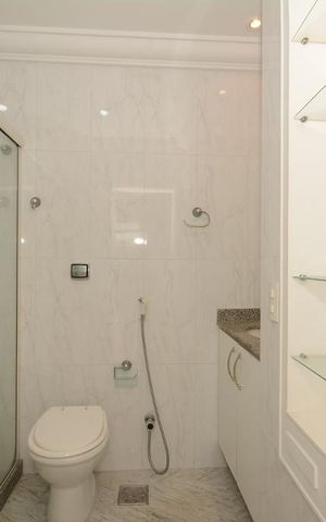 Apartamento à venda com 166m², 4 quartos e 2 vagasBanheiro Suíte 1