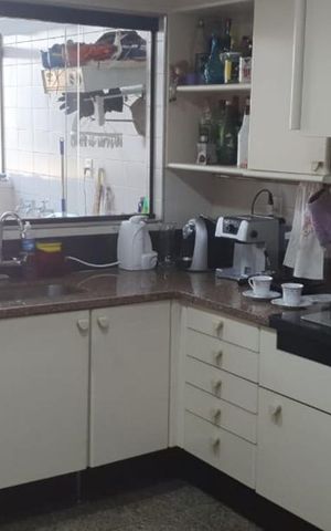 Casa à venda com 310m², 3 quartos e 4 vagas Casa à venda com 310m², 3 quartos e 4 vagasCozinha
