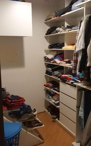 Casa à venda com 310m², 3 quartos e 4 vagas Casa à venda com 310m², 3 quartos e 4 vagasCloset