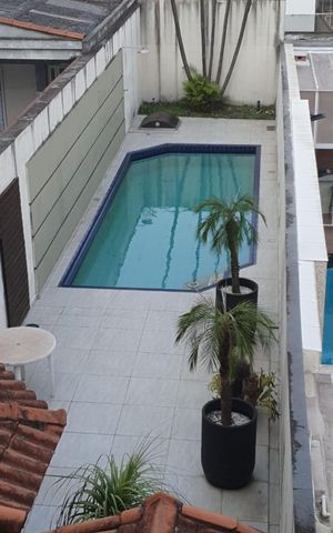 Casa à venda com 310m², 3 quartos e 4 vagas Casa à venda com 310m², 3 quartos e 4 vagasPiscina