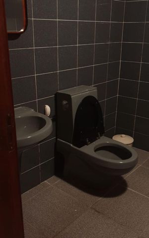 Casa à venda com 310m², 3 quartos e 4 vagas Casa à venda com 310m², 3 quartos e 4 vagasBanheiro 2