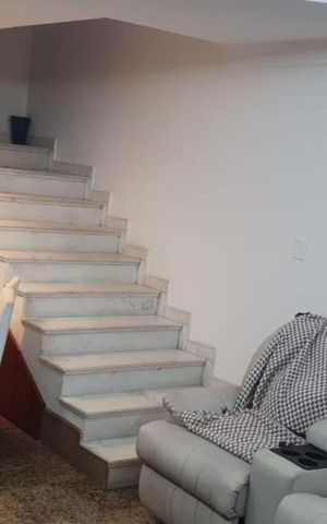 Casa à venda com 310m², 3 quartos e 4 vagas Casa à venda com 310m², 3 quartos e 4 vagasSala
