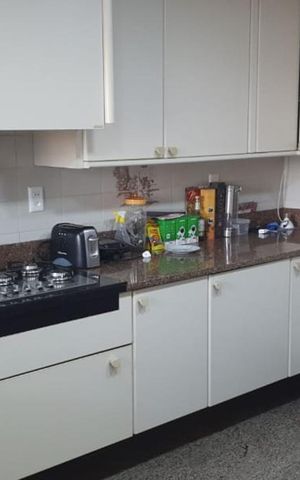 Casa à venda com 310m², 3 quartos e 4 vagas Casa à venda com 310m², 3 quartos e 4 vagasCozinha
