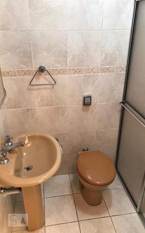 Casa à venda com 240m², 3 quartos e 2 vagas Casa à venda com 240m², 3 quartos e 2 vagasBanheiro 3