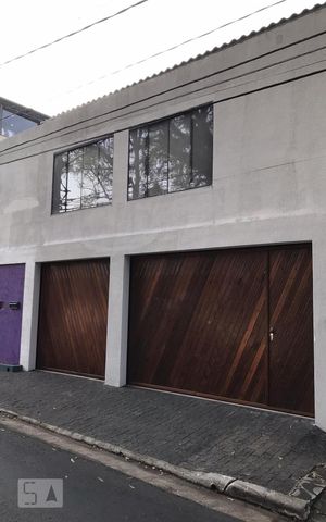 Casa à venda com 240m², 3 quartos e 2 vagas Casa à venda com 240m², 3 quartos e 2 vagasFachada