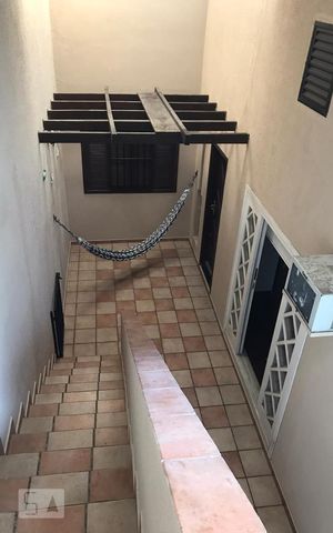 Casa à venda com 240m², 3 quartos e 2 vagas Casa à venda com 240m², 3 quartos e 2 vagasÁrea comum