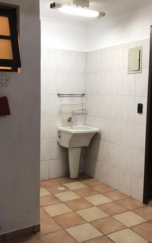 Casa à venda com 240m², 3 quartos e 2 vagas Casa à venda com 240m², 3 quartos e 2 vagasLavanderia