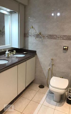 Casa à venda com 240m², 3 quartos e 2 vagas Casa à venda com 240m², 3 quartos e 2 vagasBanheiro 2