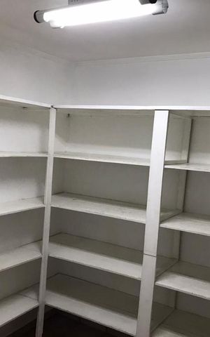 Casa à venda com 240m², 3 quartos e 2 vagas Casa à venda com 240m², 3 quartos e 2 vagasDispensa