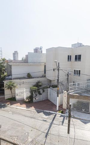 Casa à venda com 250m², 3 quartos e 2 vagas Casa à venda com 250m², 3 quartos e 2 vagasVista Quarto 2