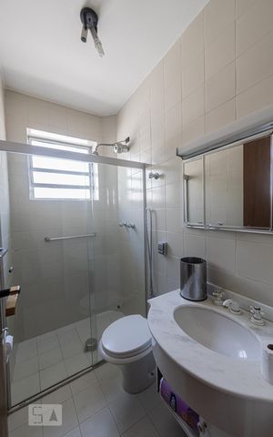 Casa à venda com 250m², 3 quartos e 2 vagas Casa à venda com 250m², 3 quartos e 2 vagasBanheiro Social