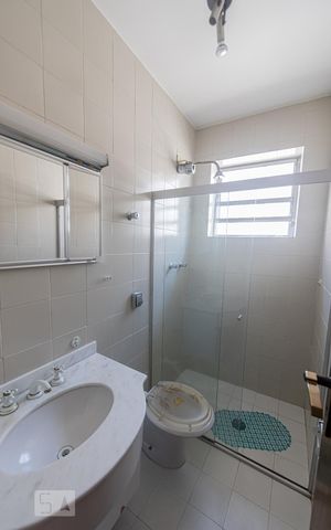 Casa à venda com 250m², 3 quartos e 2 vagas Casa à venda com 250m², 3 quartos e 2 vagasBanheiro Social 2