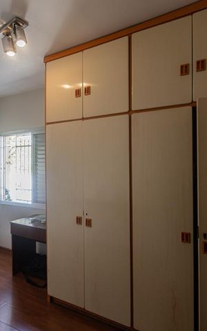 Casa à venda com 250m², 3 quartos e 2 vagas Casa à venda com 250m², 3 quartos e 2 vagasQuarto 1