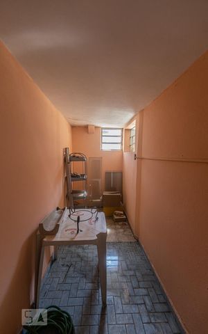 Casa à venda com 250m², 3 quartos e 2 vagas Casa à venda com 250m², 3 quartos e 2 vagasQuarto de Serviço