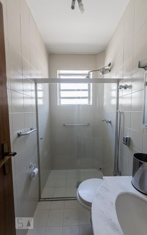 Casa à venda com 250m², 3 quartos e 2 vagas Casa à venda com 250m², 3 quartos e 2 vagasBanheiro Social