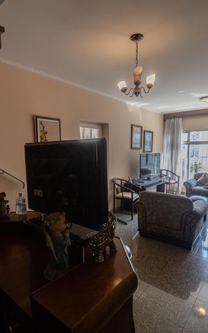 Casa à venda com 250m², 3 quartos e 2 vagas Casa à venda com 250m², 3 quartos e 2 vagasSala