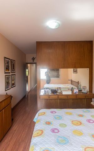 Casa à venda com 250m², 3 quartos e 2 vagas Casa à venda com 250m², 3 quartos e 2 vagasQuarto 2