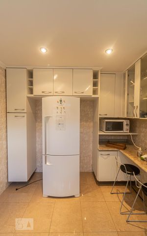 Casa à venda com 250m², 3 quartos e 2 vagas Casa à venda com 250m², 3 quartos e 2 vagasCozinha
