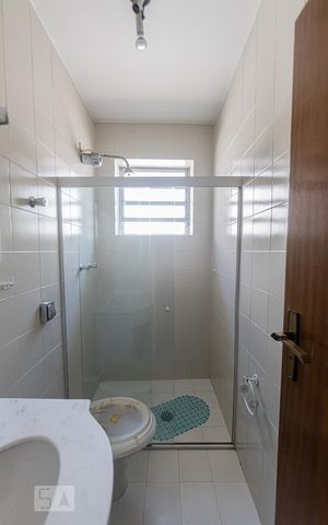 Casa à venda com 250m², 3 quartos e 2 vagas Casa à venda com 250m², 3 quartos e 2 vagasBanheiro Social 2