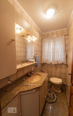 Casa à venda com 250m², 3 quartos e 2 vagas Casa à venda com 250m², 3 quartos e 2 vagasLavabo