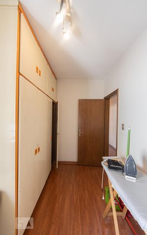 Casa à venda com 250m², 3 quartos e 2 vagas Casa à venda com 250m², 3 quartos e 2 vagasQuarto 1