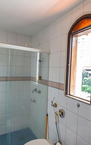 Apartamento à venda com 265m², 4 quartos e sem vaga Apartamento à venda com 265m², 4 quartos e sem vagaBanheiro da Suíte