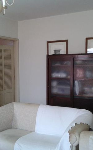 Casa à venda com 176m², 4 quartos e 2 vagas Casa à venda com 176m², 4 quartos e 2 vagasSala