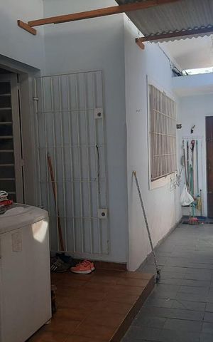 Casa à venda com 180m², 4 quartos e 3 vagas Casa à venda com 180m², 4 quartos e 3 vagasLavanderia