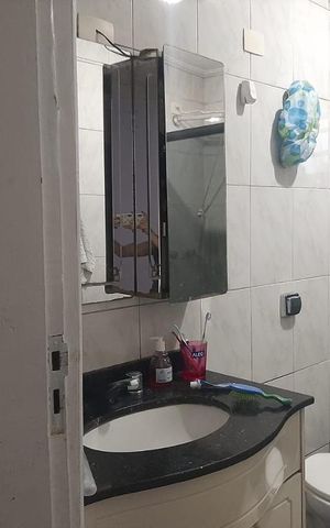 Casa à venda com 180m², 4 quartos e 3 vagas Casa à venda com 180m², 4 quartos e 3 vagasBanheiro