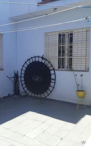 Casa à venda com 180m², 4 quartos e 3 vagas Casa à venda com 180m², 4 quartos e 3 vagasÁrea de Serviço